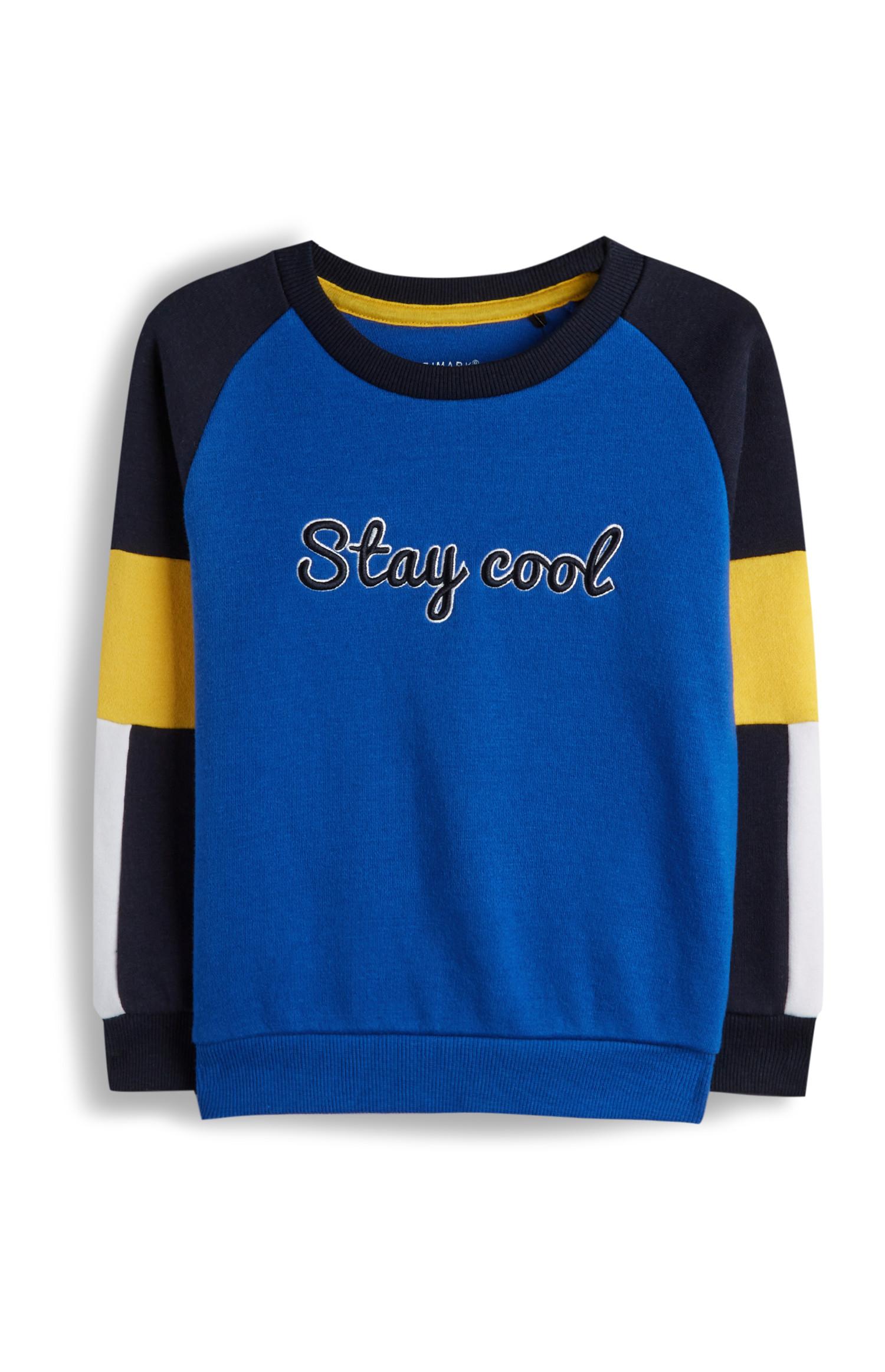 Večbarvna majica z napisom za dečke