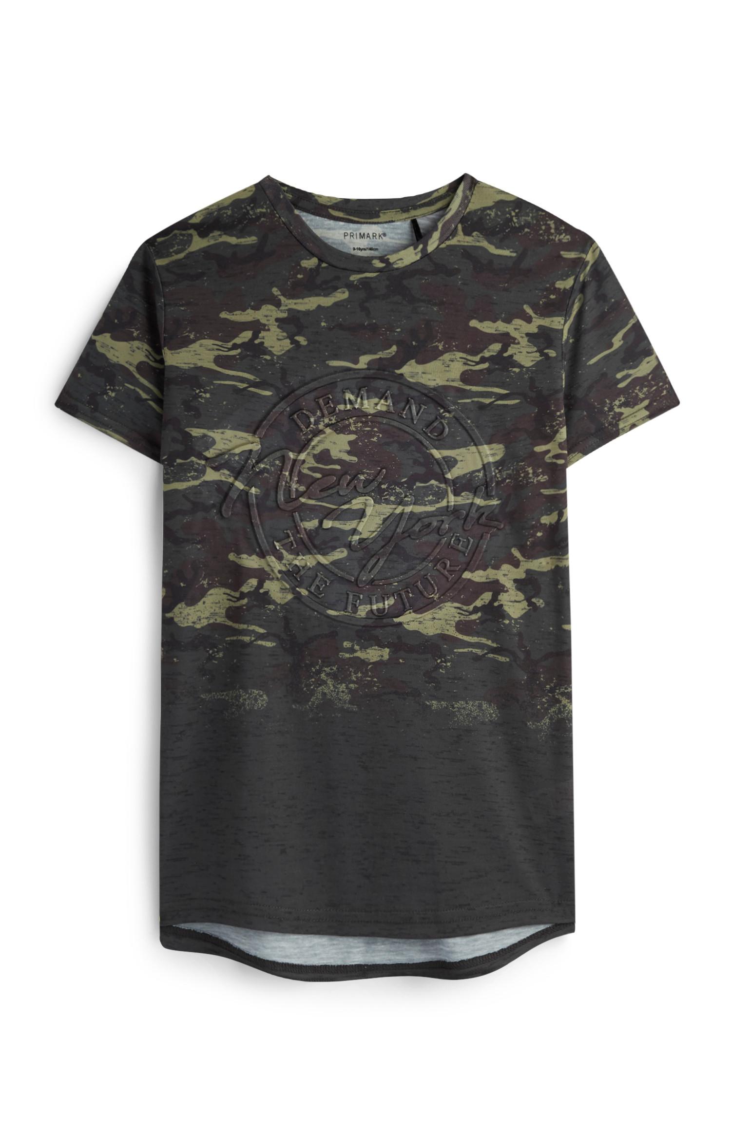 Camiseta de camuflaje con estampado en relieve para niño mayor