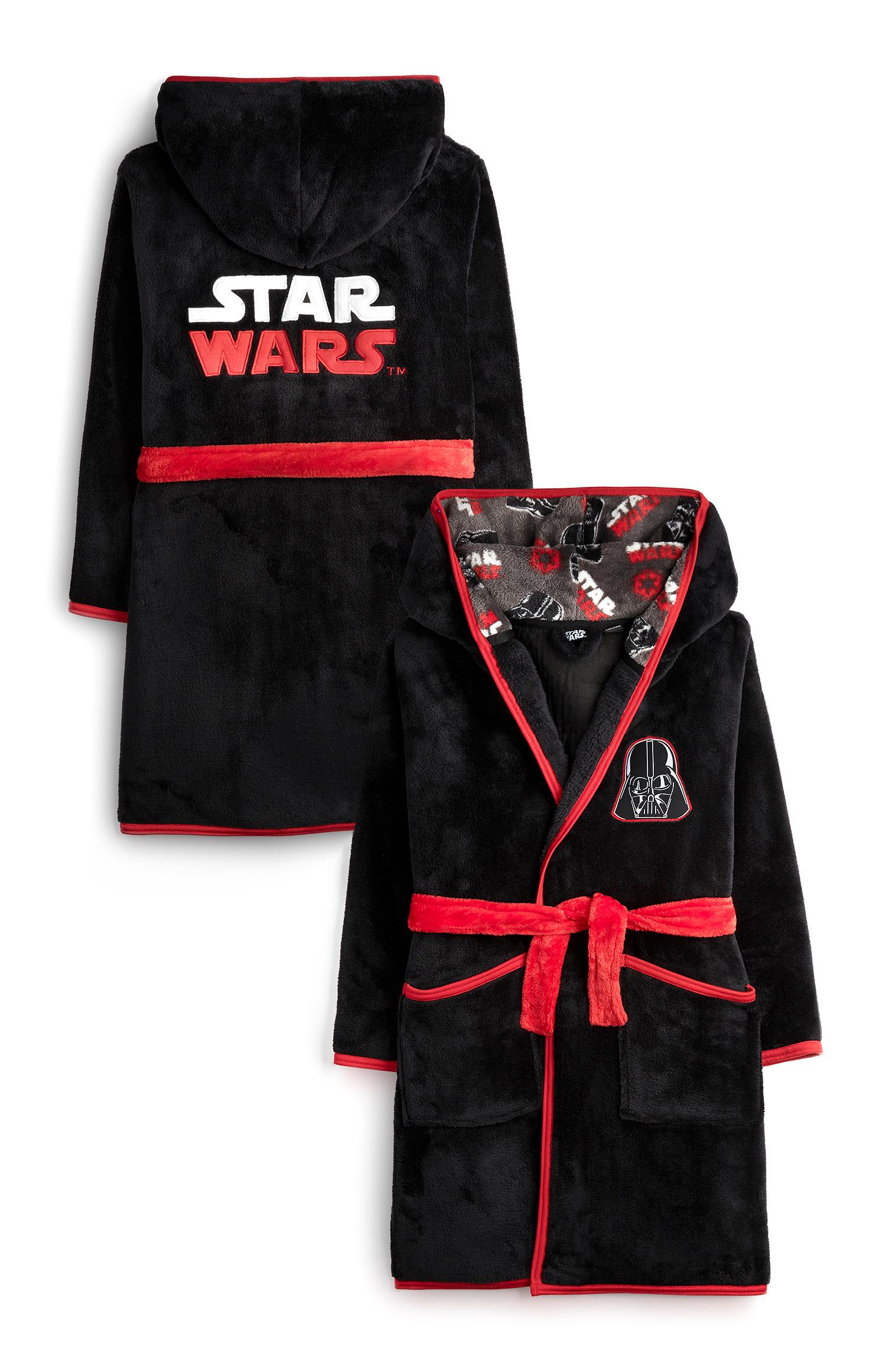 Batín negro y rojo de Star Wars para niño pequeño