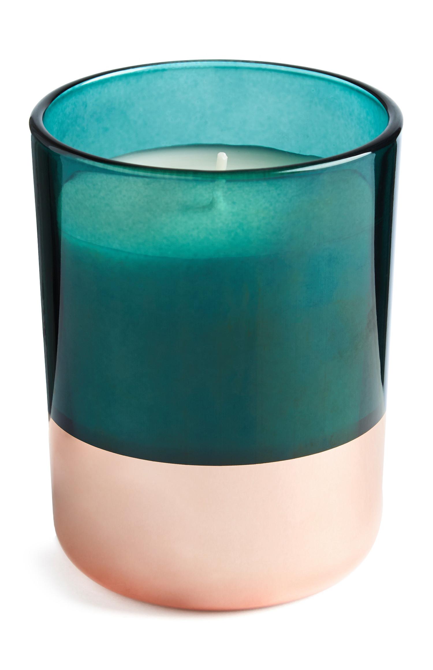 Vela con bloques de color verde y rosa