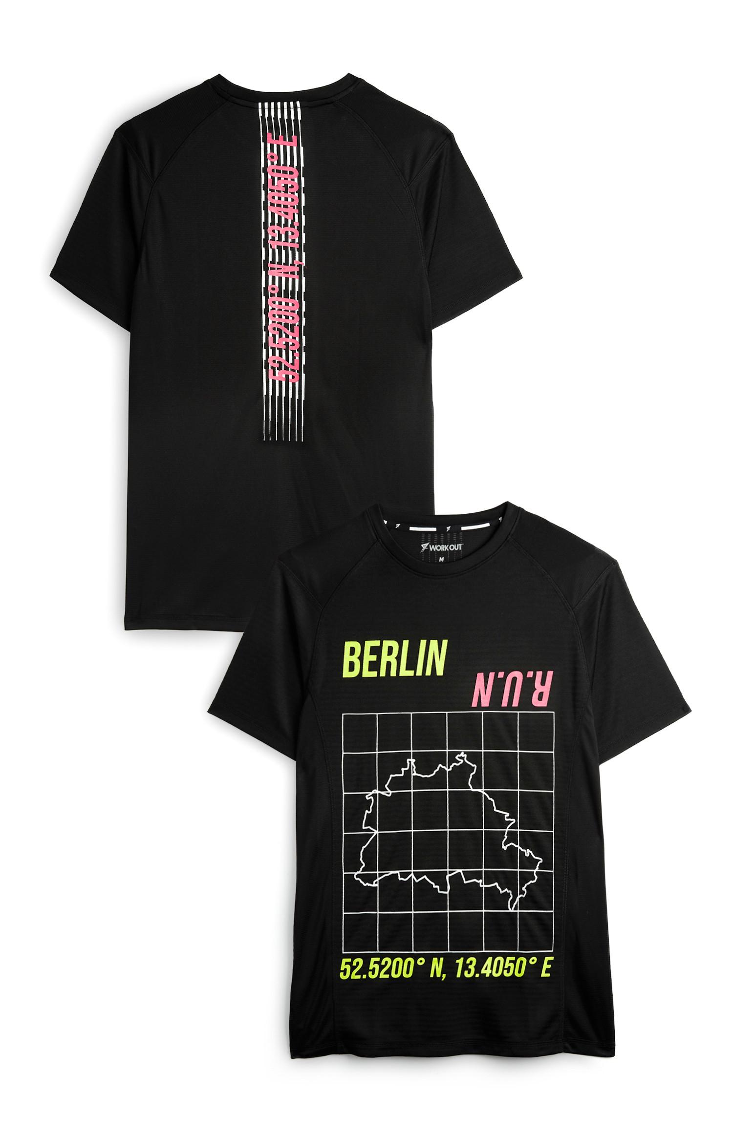 Črna majica z grafičnim potiskom Berlin