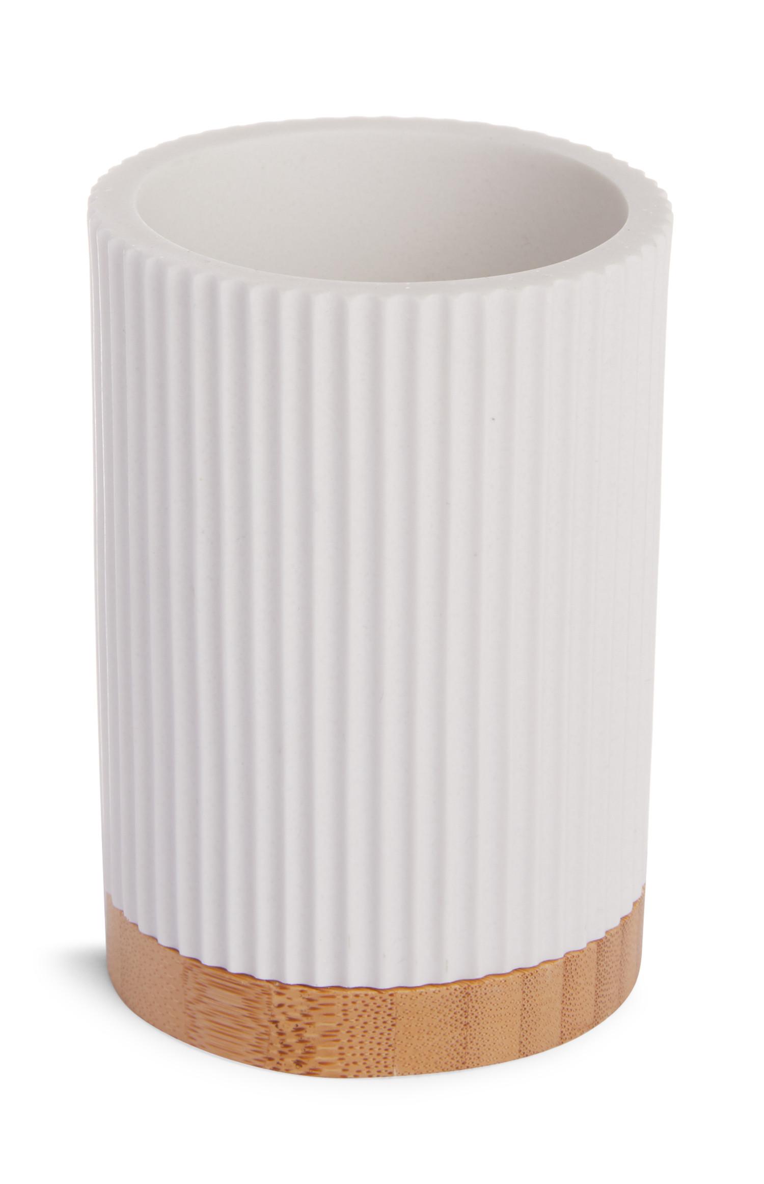 Bel visok rebrast kozarec