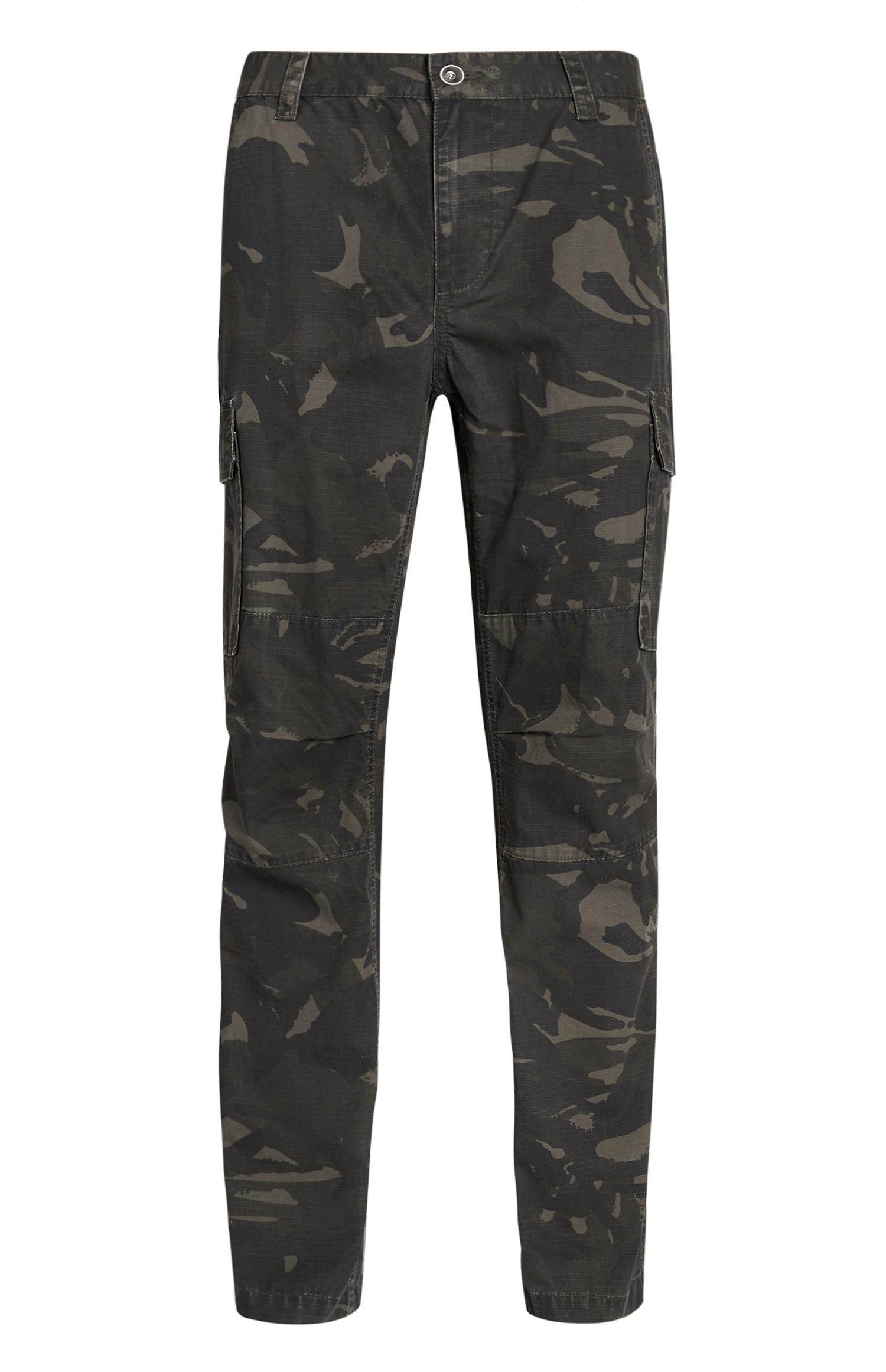 Pantalon cargo léger à motif camouflage foncé