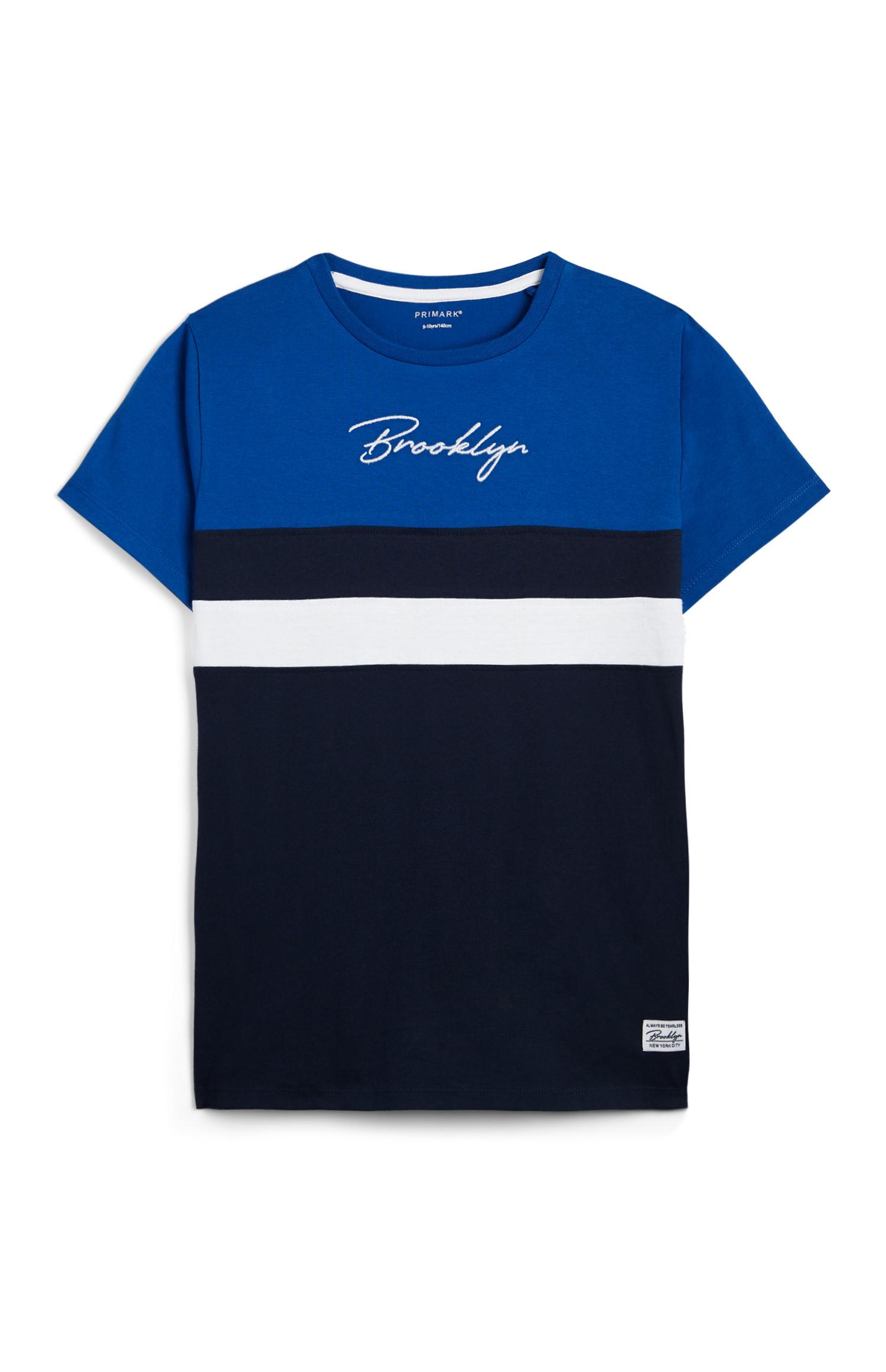 T-shirt blu e nera con scritta Brooklyn ragazzo