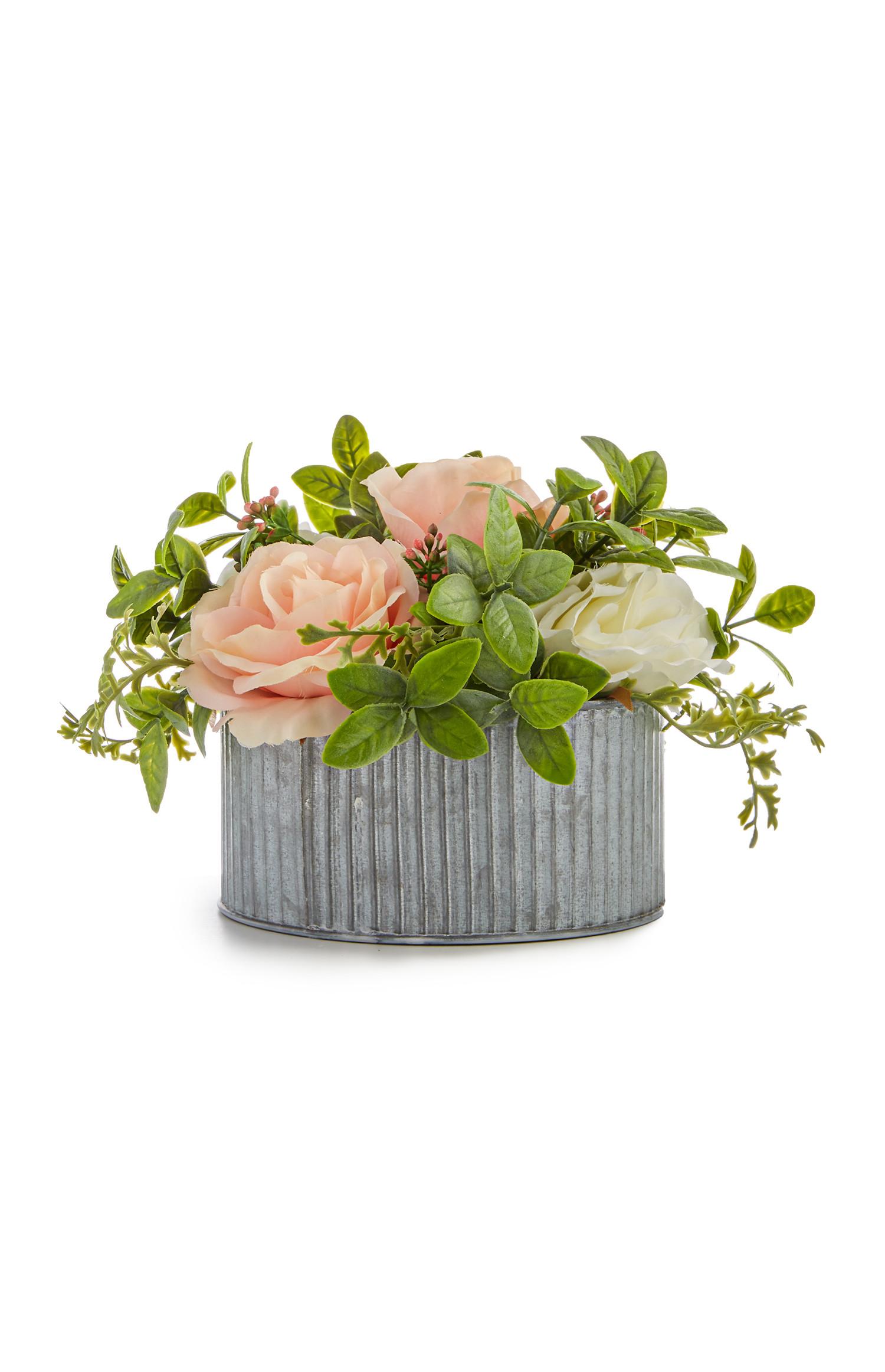 Cvetlični lonček z umetnim cvetjem iz kositra