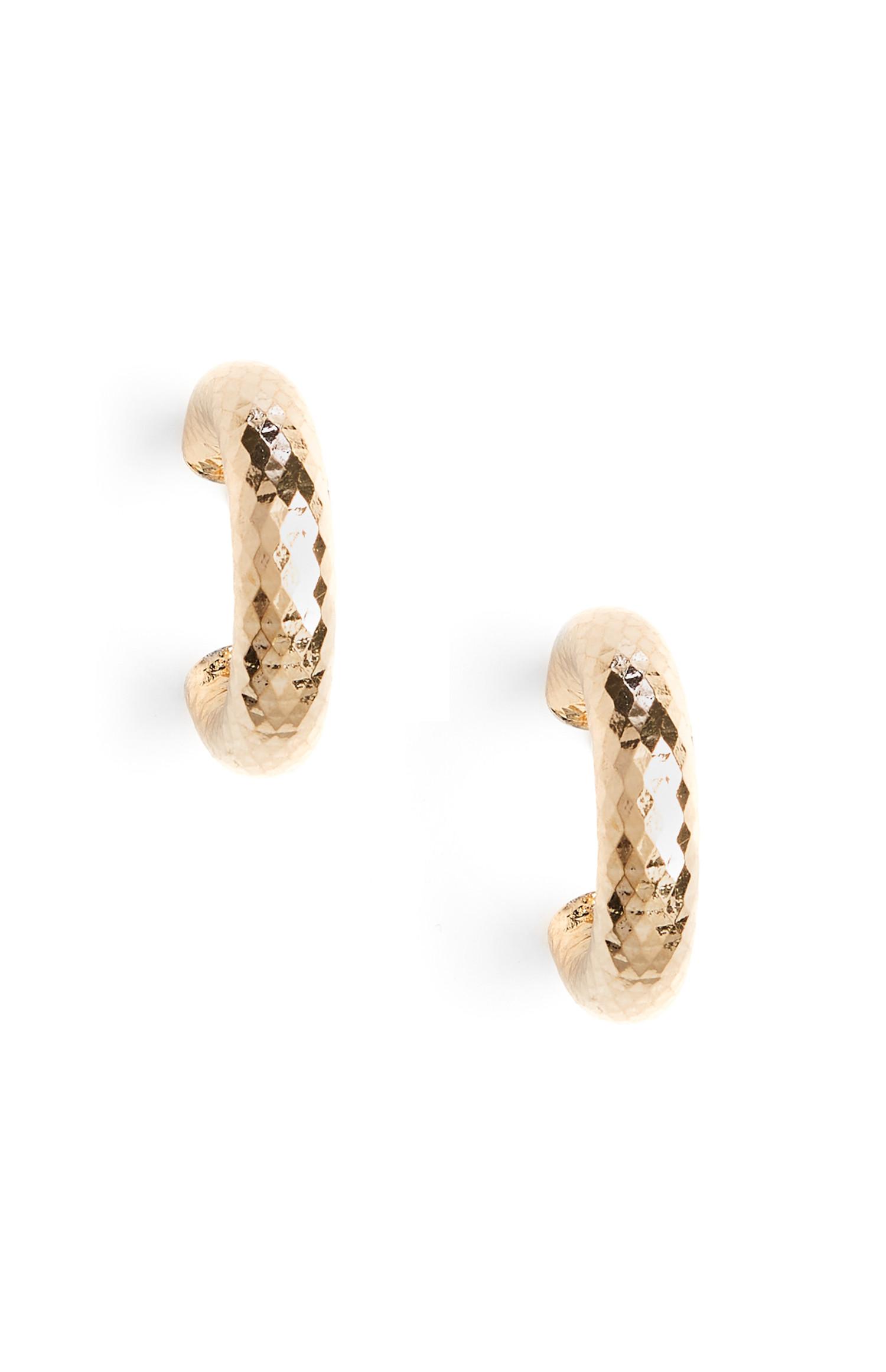 Petites créoles dorées martelées