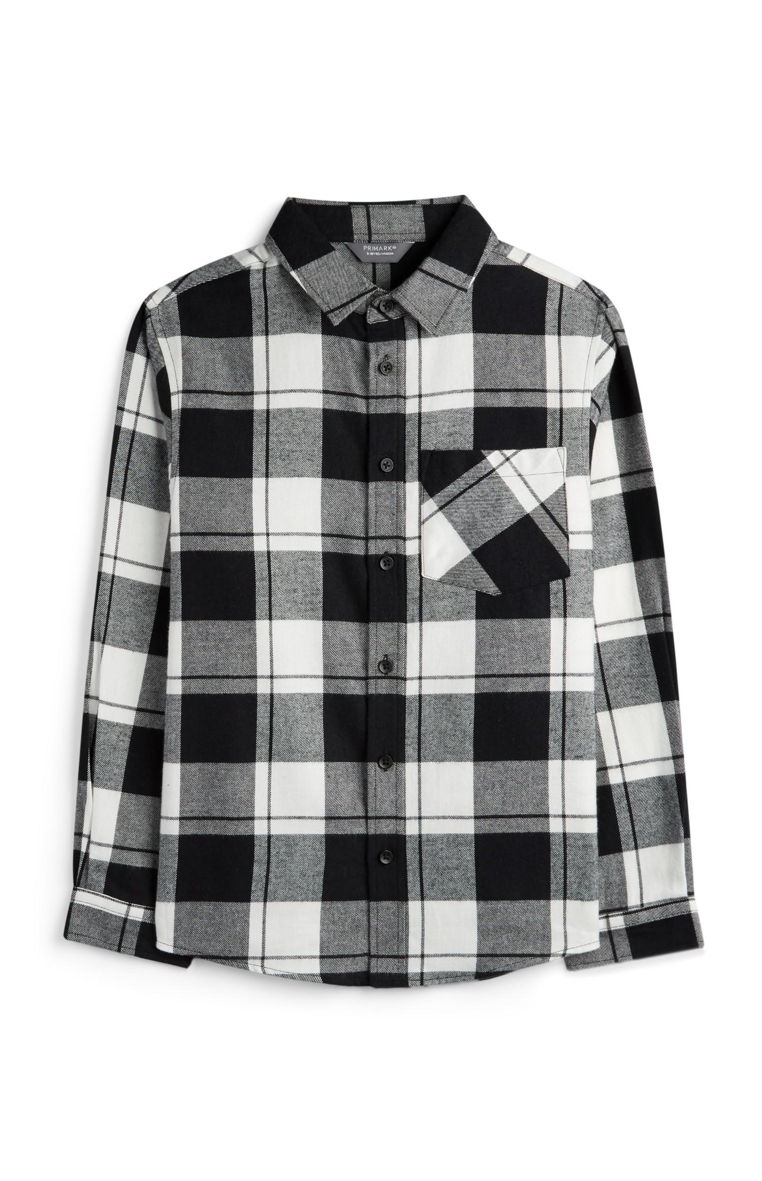 Camisa a cuadros blancos y negros para niño pequeño