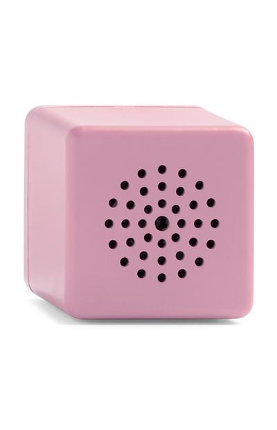 Roze draadloze miniluidspreker in kubusvorm