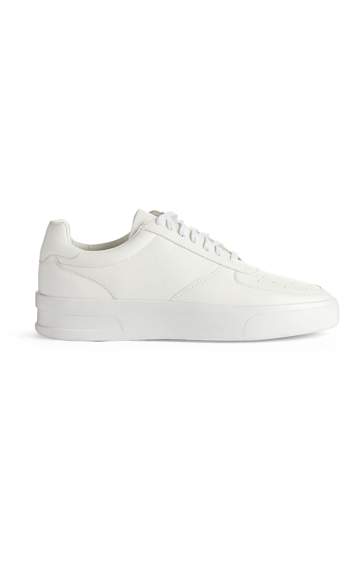 white casual trainers