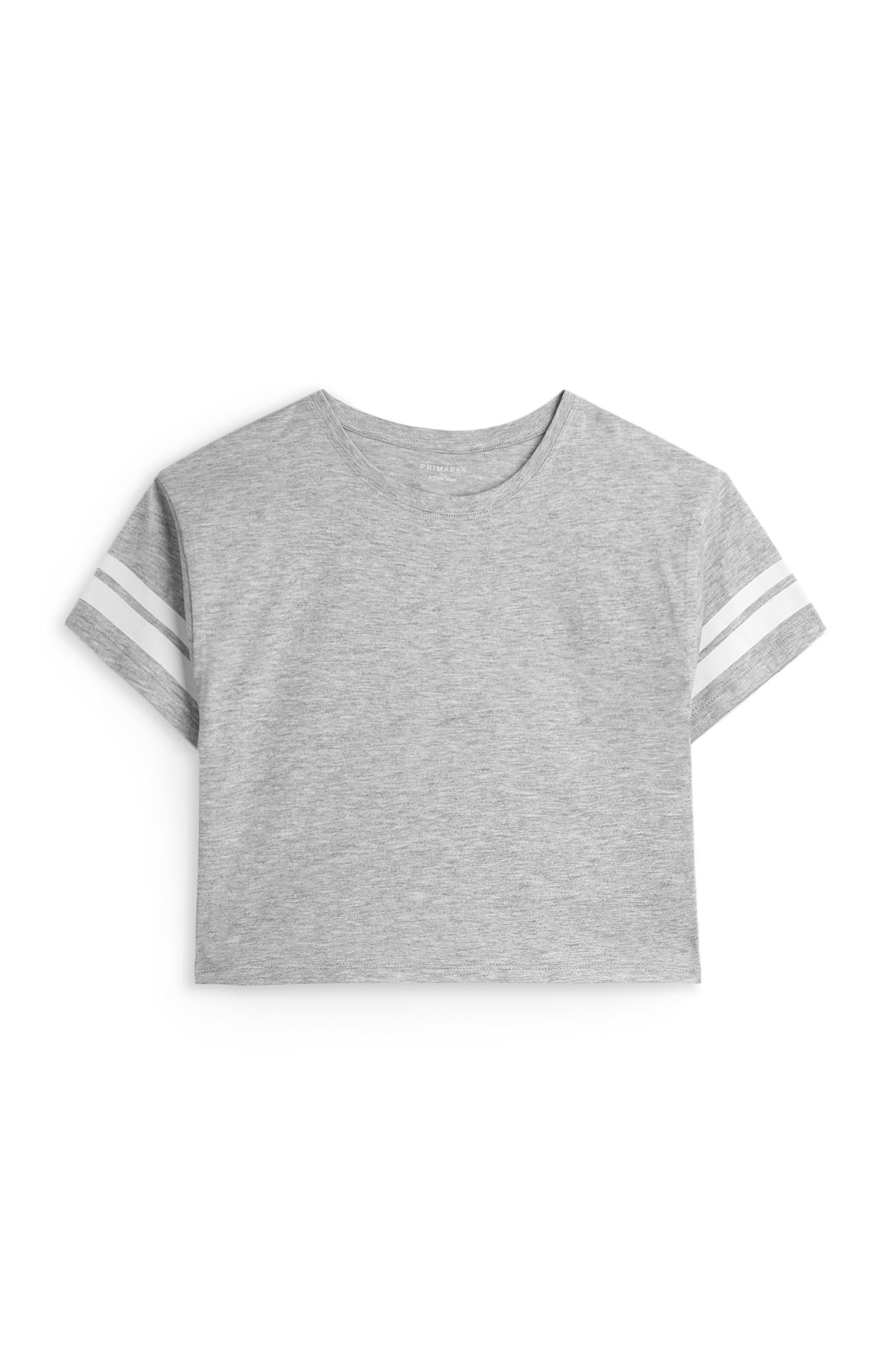 Top grigio corto con righe sulle maniche da ragazza