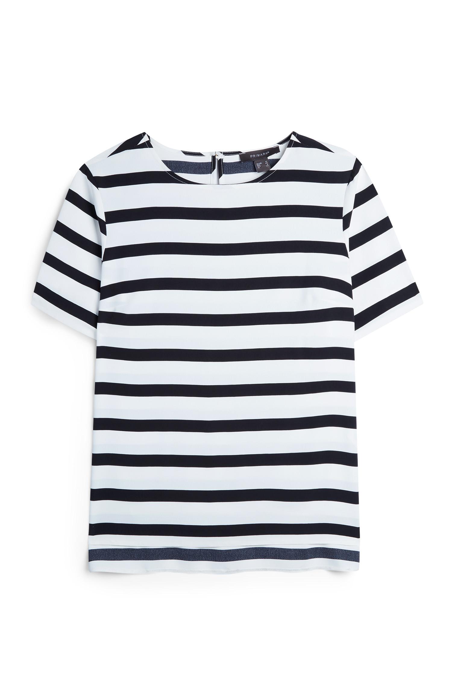 T-shirt noir et blanc à rayures horizontales