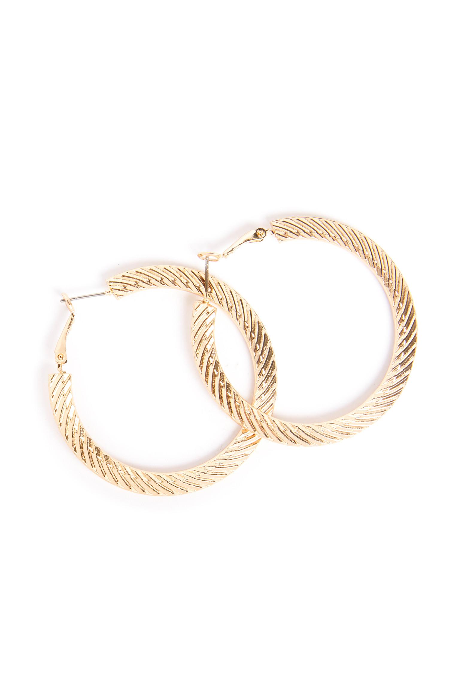 Créoles plates texturées