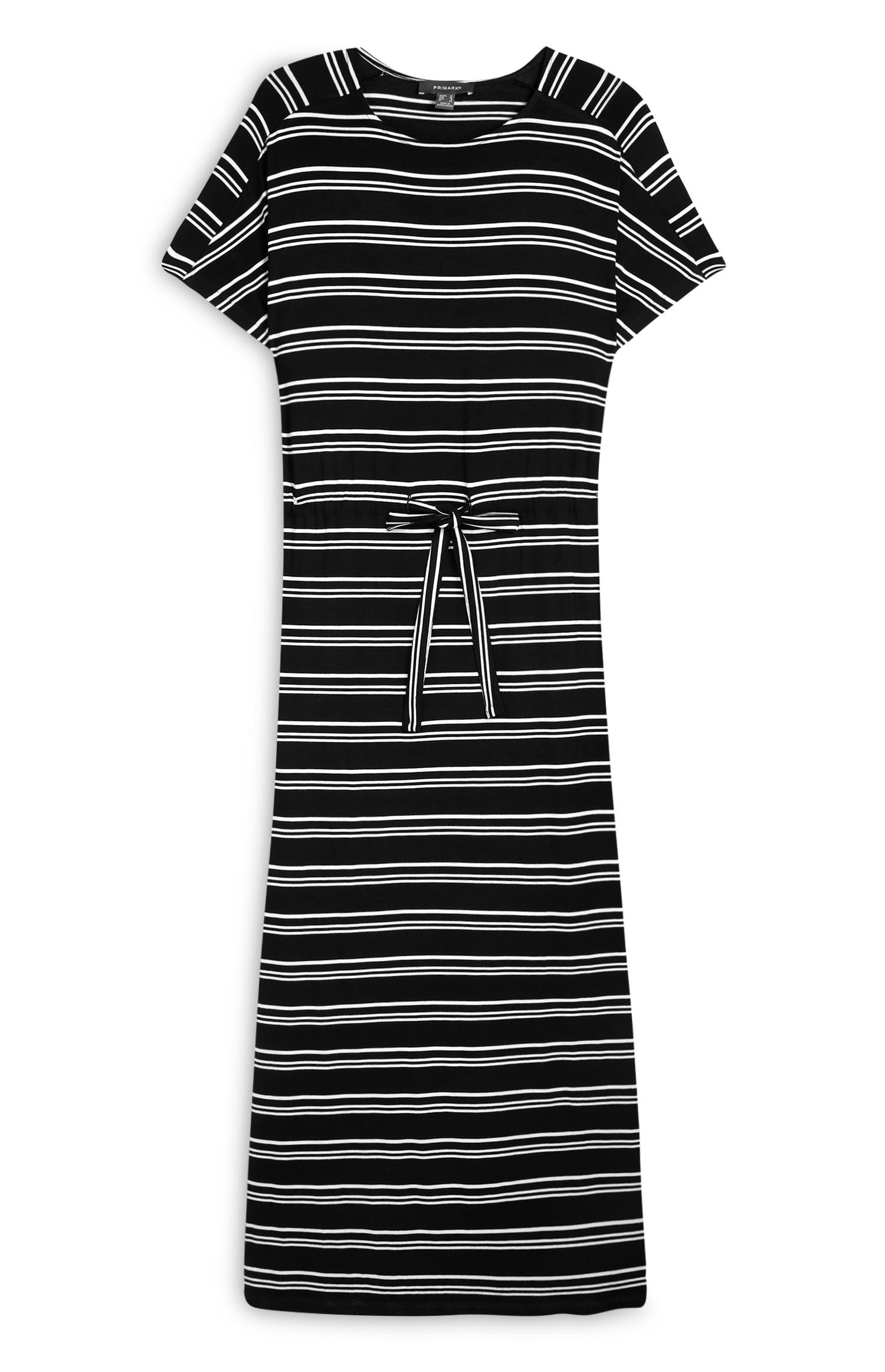 Črno-bela dolga obleka iz džersija z vodoravnimi črtami