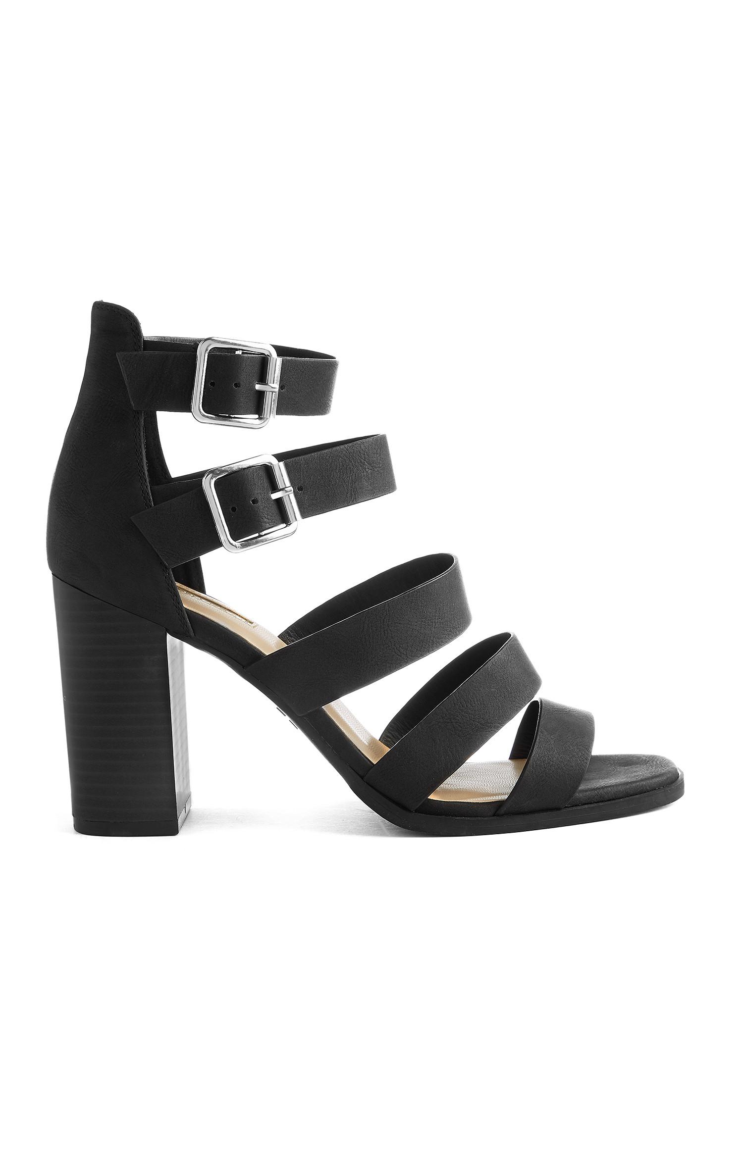 Črne sandale s peto in paščki