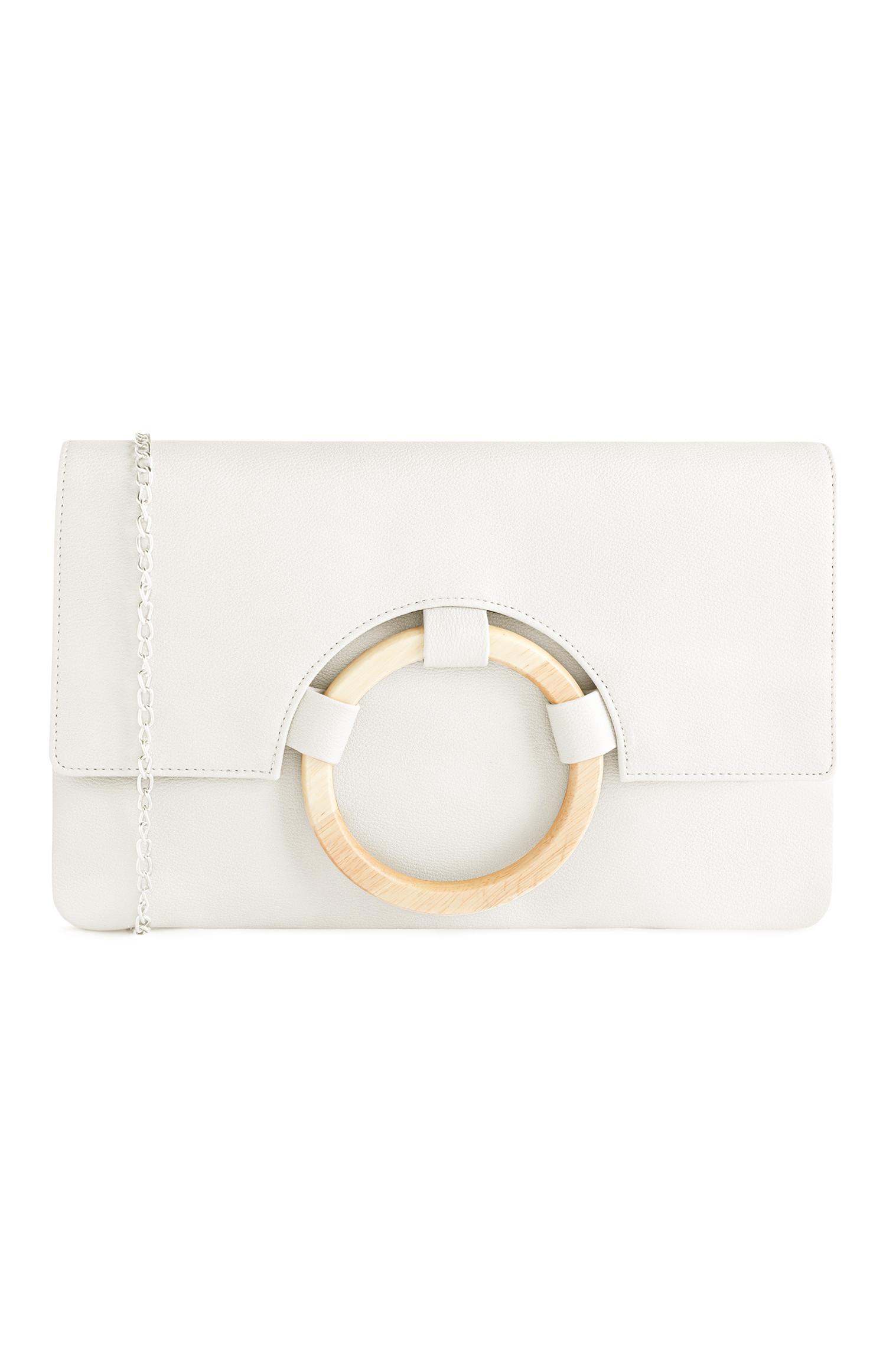 Pochette blanche avec anneau en bois et chaîne