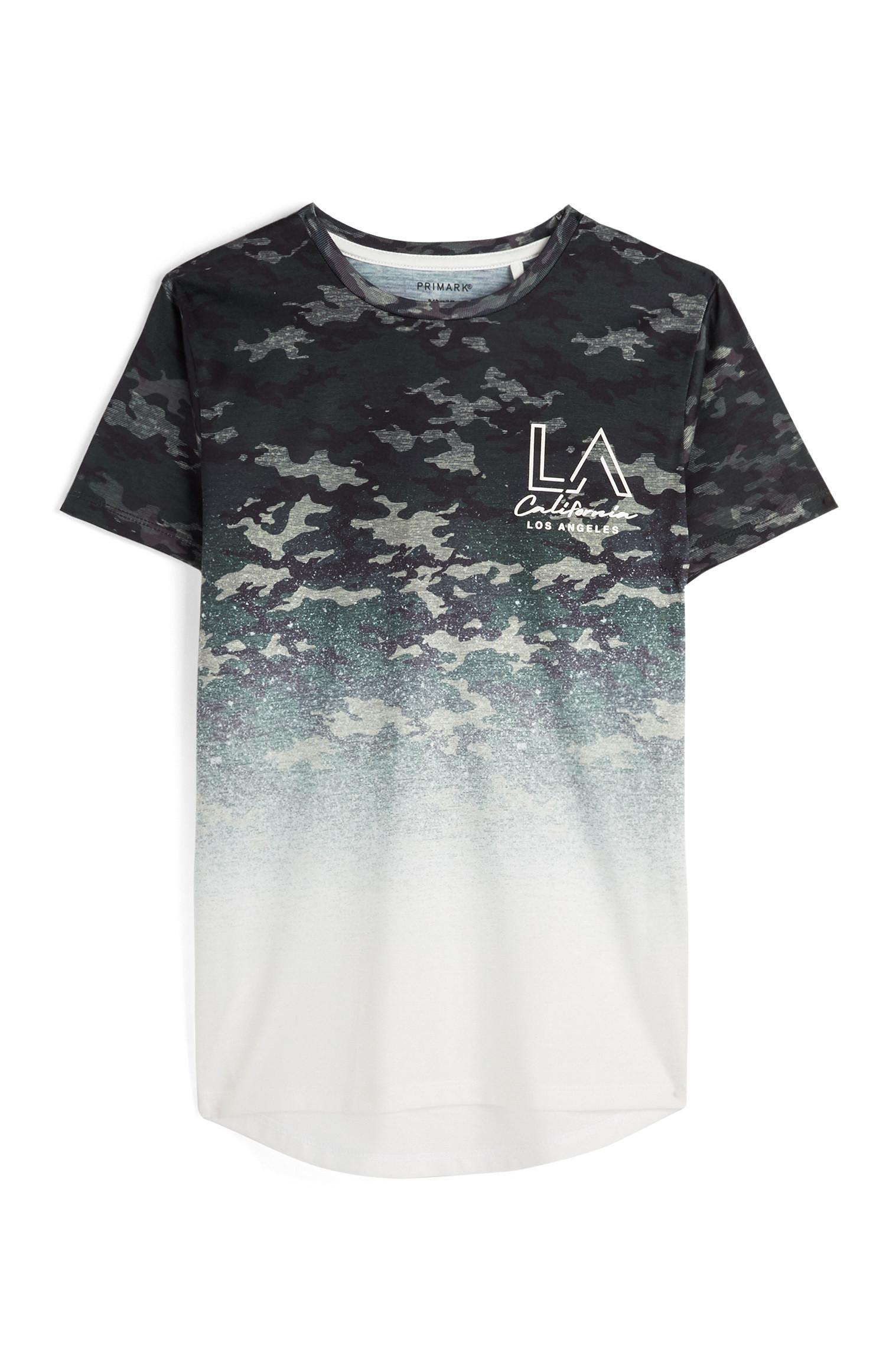 T-shirt esbatida estampado camuflado rapaz