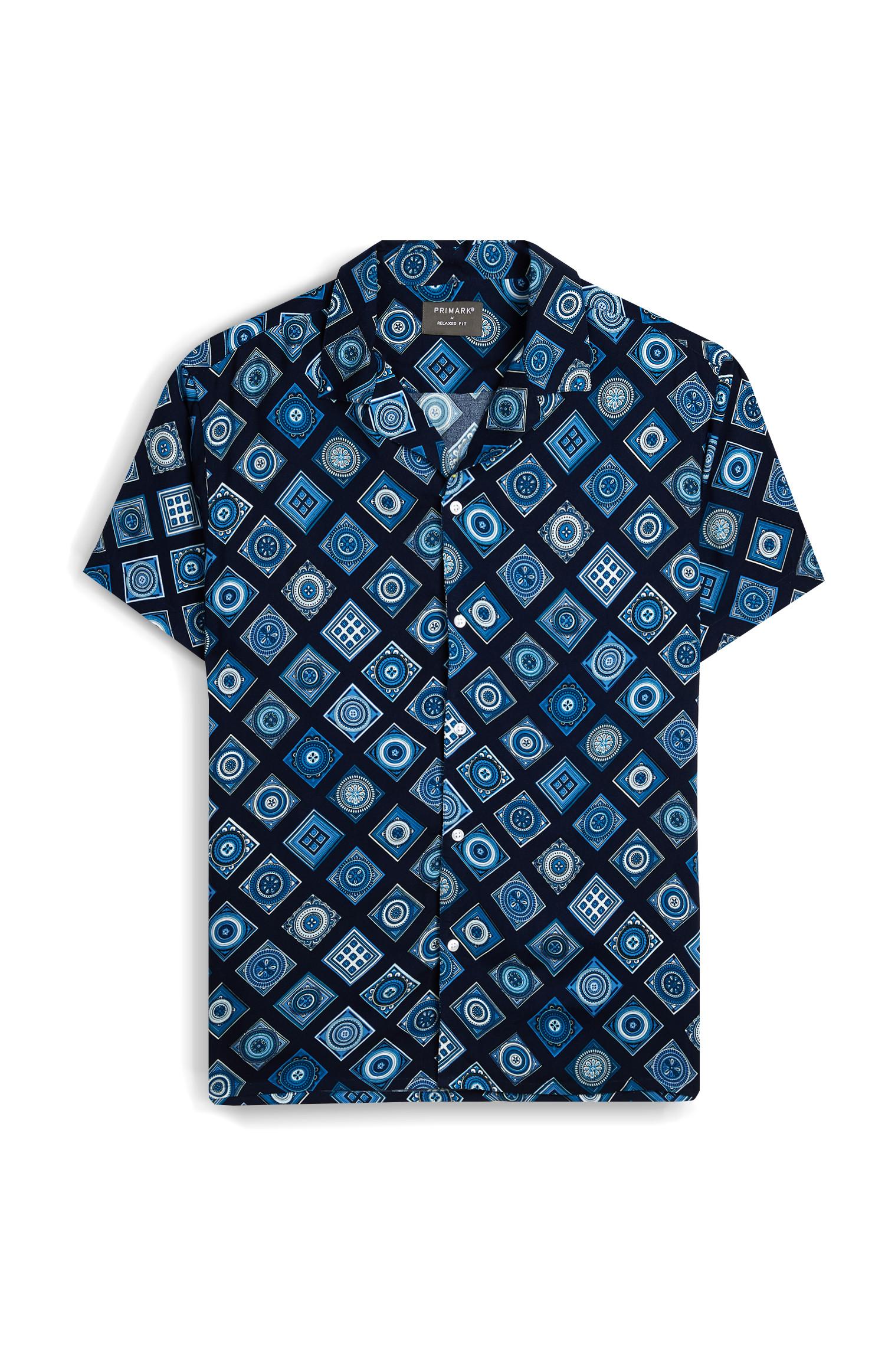 T-shirt manga curta padrão azulejo azul