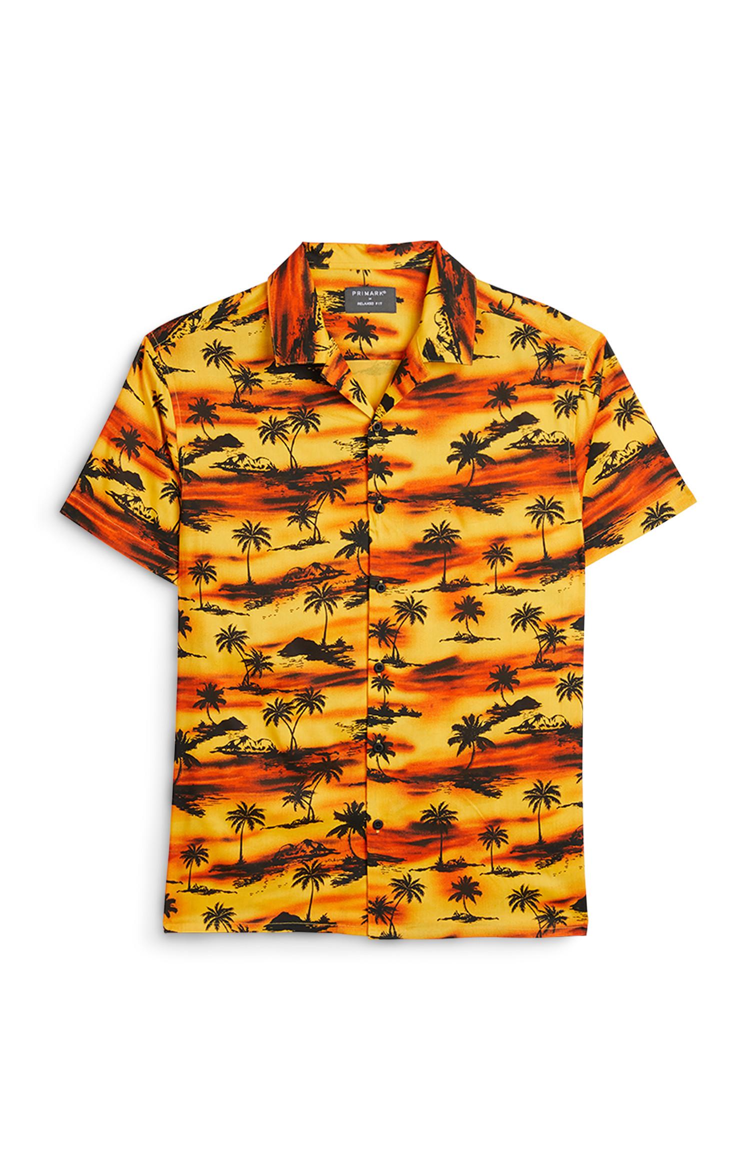Camisa estampado palmeiras pôr-do-sol amarelo e laranja
