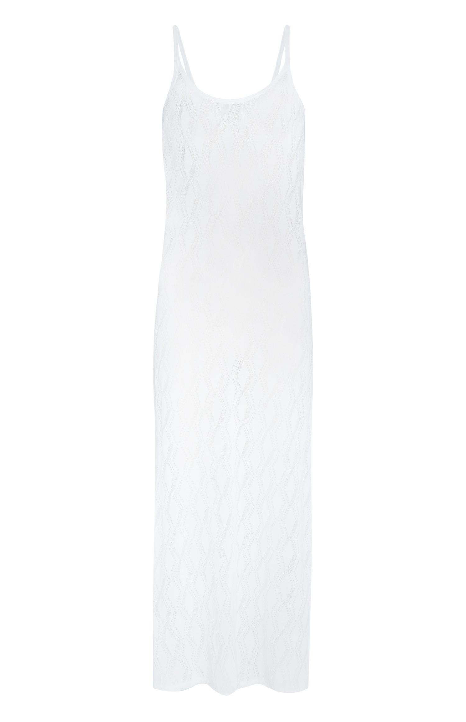 Robe longue blanche en crochet