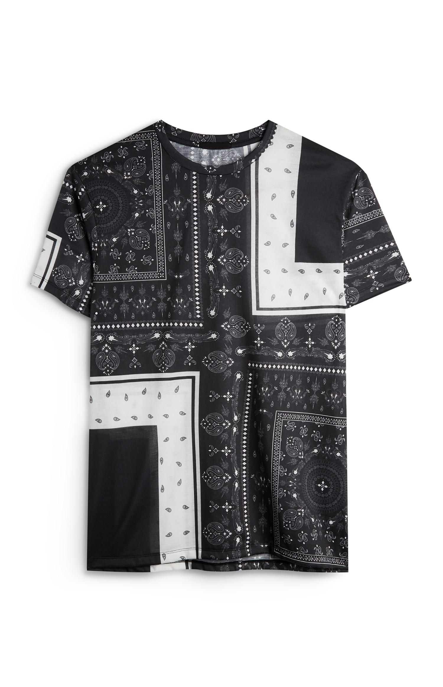 T-shirt estampado bandana preto e branco