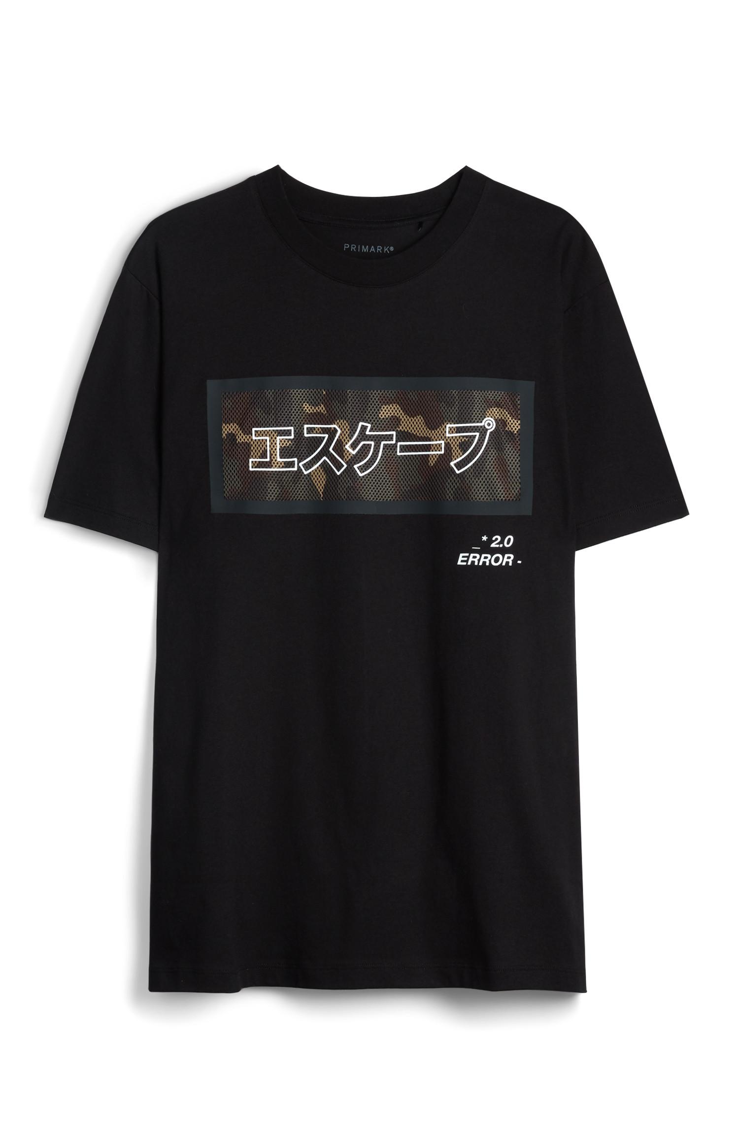 T-shirt caixa padrão camuflado preto