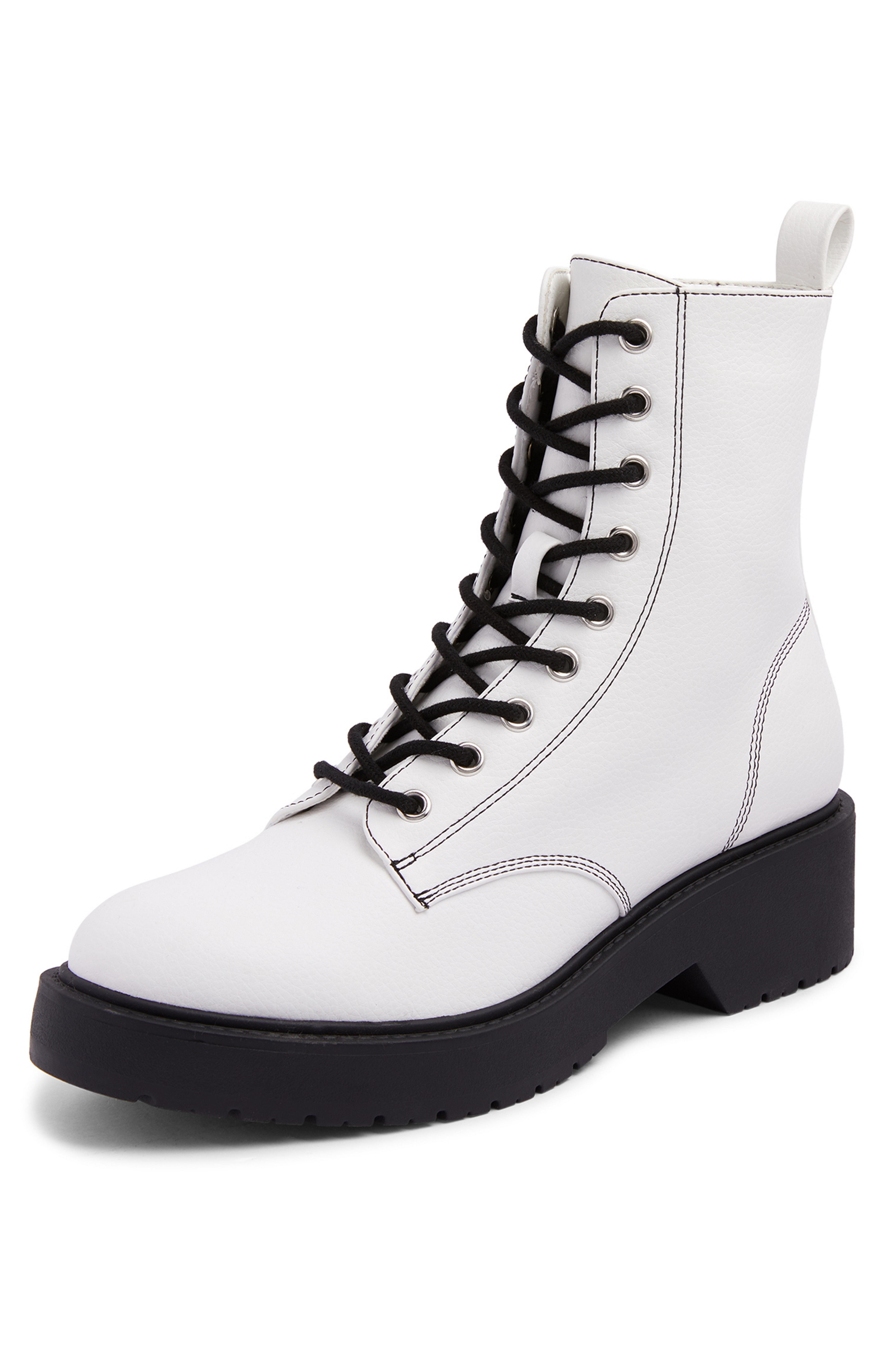 Botines blancos con cordones en contraste y suela gruesa | Botas para mujer | Zapatos y botas para | línea de moda femenina | Todos los productos Primark | España