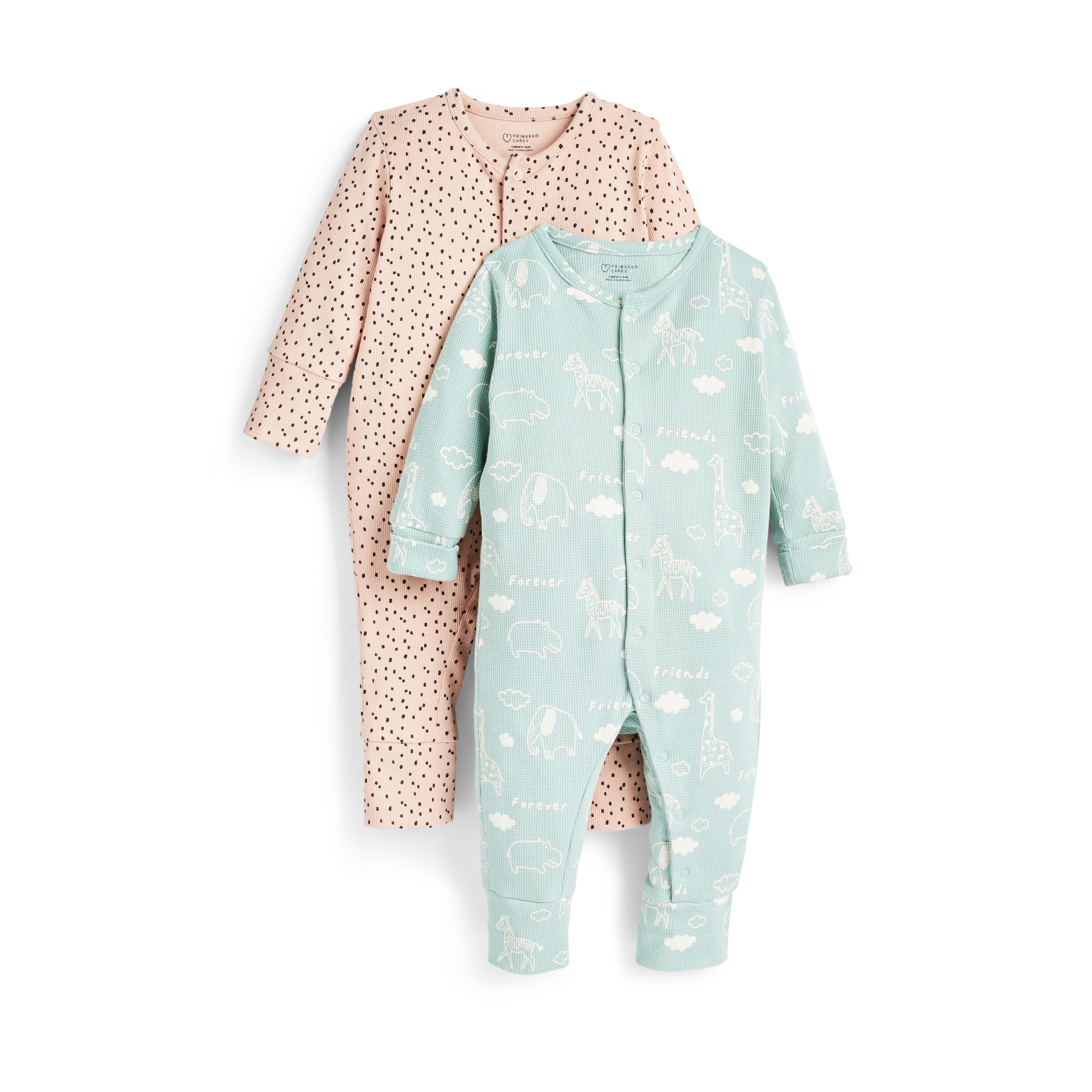 10 00 T Shirtblouse Met Blauwe Stippenprint 7 00 Zwarte Mouwloze Blouse Met Overslag 9 00 Blauwe Slimfit Babyjeans Voor Meisjes 5 50 Blauwe Gebreide Jegging Voor Babymeisjes 6 00 Blauwe Baby Pontejurk Met Textuur En Stippenprint Voor