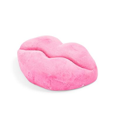Rožnata peneča kopel v kosu v obliki ustnic Ps