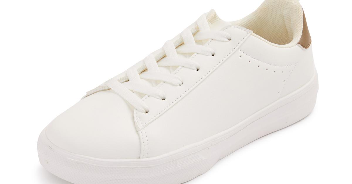 Deportivas blancas de caña baja con textura | Deportivas para mujer | Zapatos y para mujer | Nuestra línea de moda femenina | Todos los productos Primark | Primark España