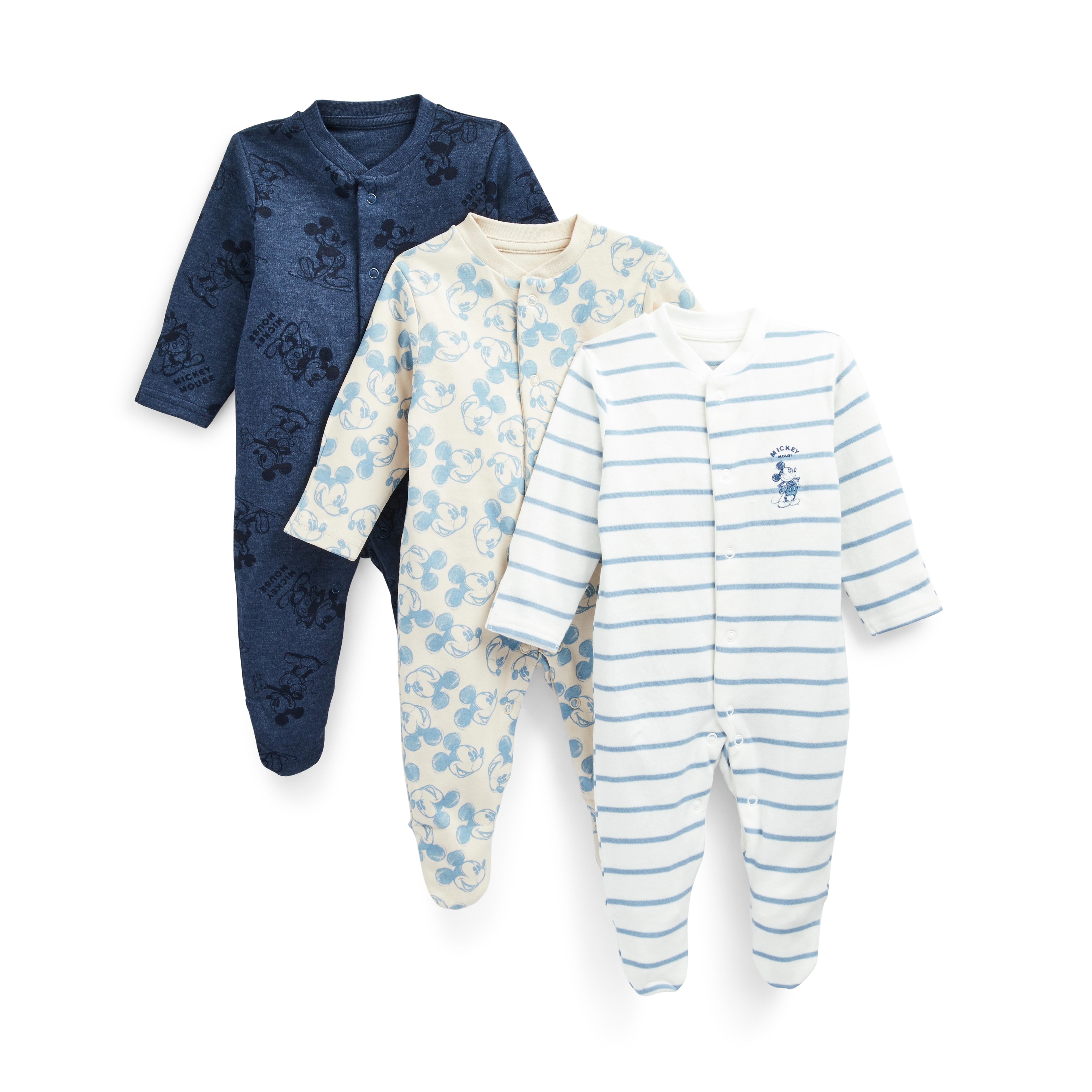 11 00 Lot De 7 Bodys Imprimes Varies Bebe 11 00 Combinaison Barboteuse A Capuche Blanche Batman Nouveau Ne Garcon 11 00 Lot De 3 Grenouilleres Bleu Bebe 11 00 Ensemble Bleu Et Peche Avec Salopette En Chambray Nouveau Ne Fille 12 00