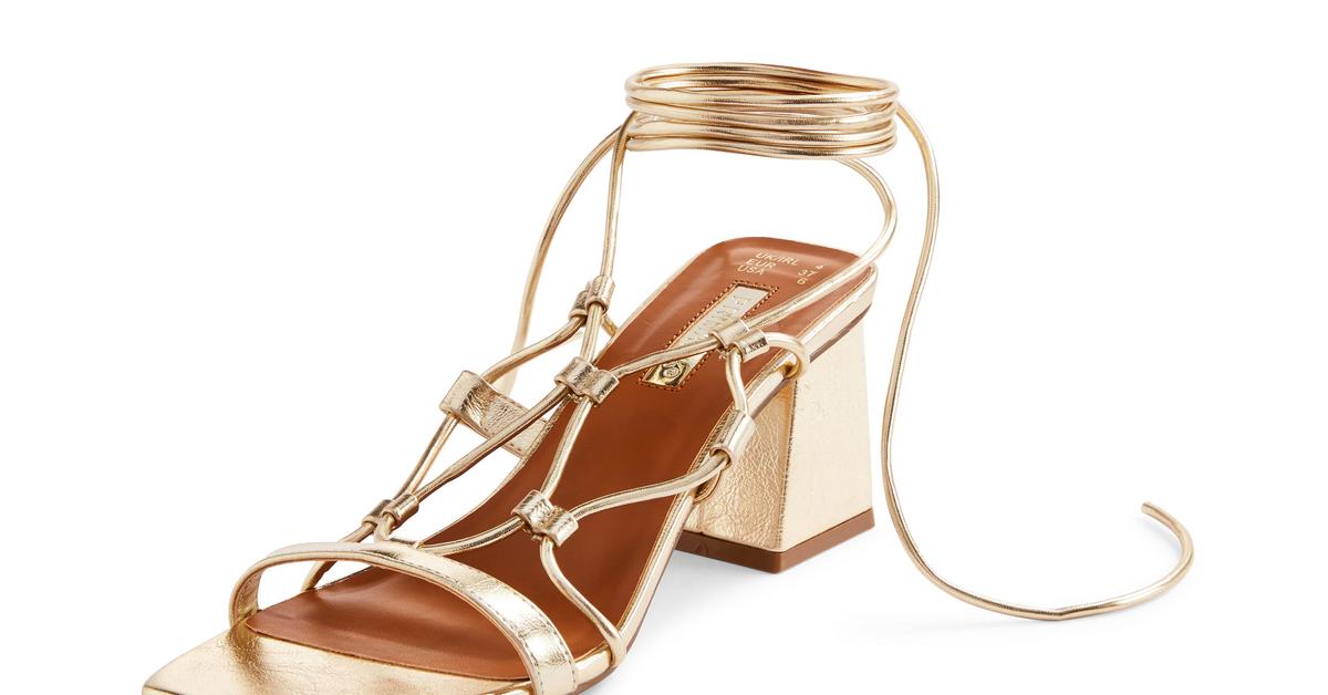 Sandalias destalonadas con tiras doradas y tacón grueso Tacones y cuñas Zapatos y botas para mujer | Nuestra línea de moda femenina | Todos productos Primark | Primark España
