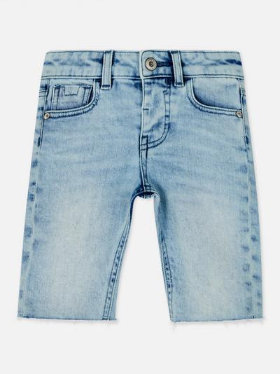 Jeans-Shorts mit ausgefranstem Saum