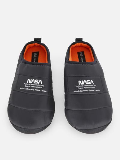 Gepolsterte „NASA“ Hausschuhe