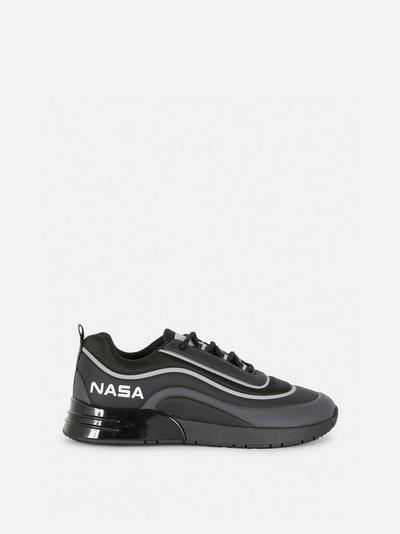 Zapatillas de caña baja de la NASA
