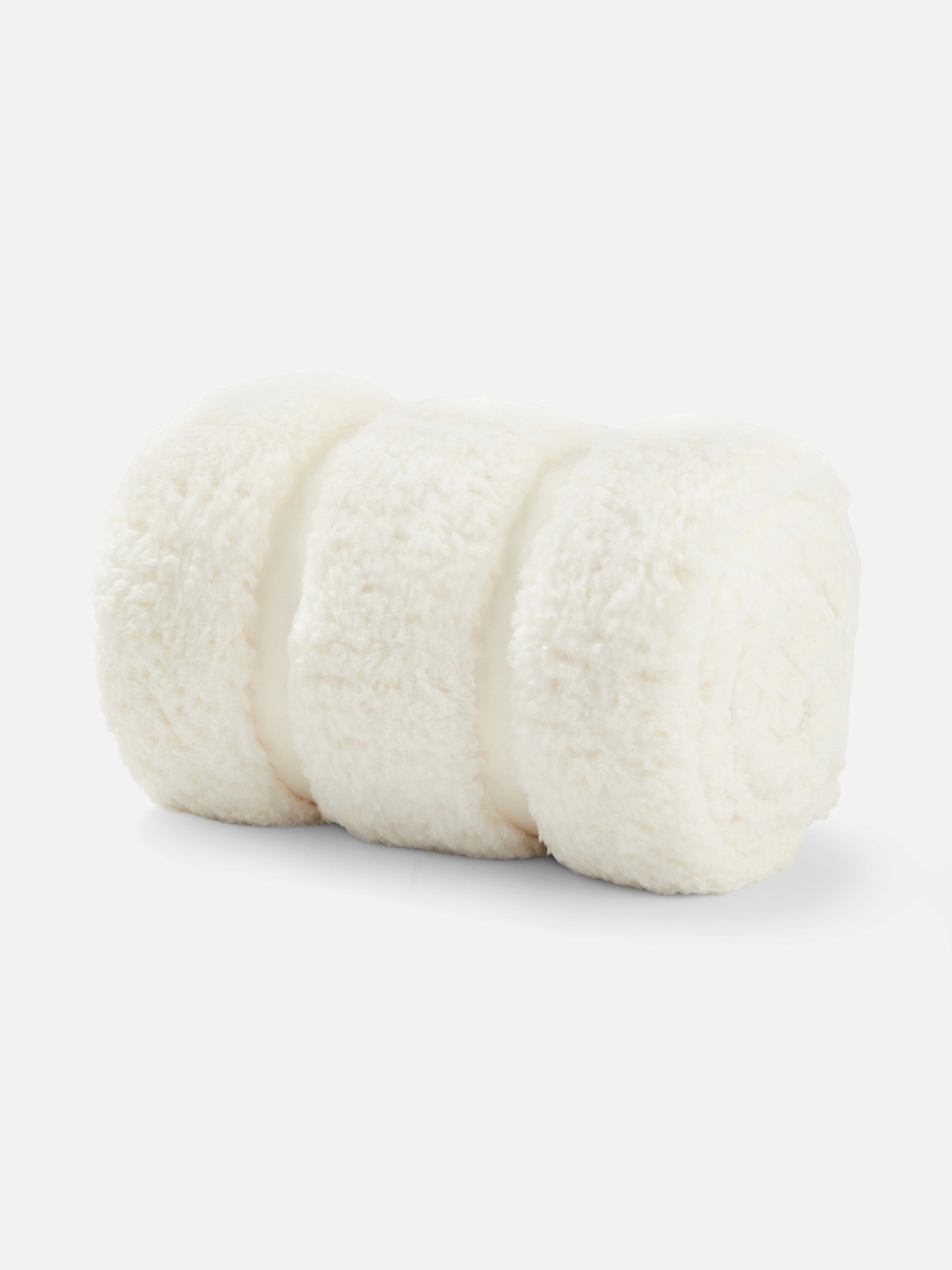 Manta de forro polar Sherpa | Mantas y cubrecamas | Menaje Artículos para el hogar | productos | Primark España