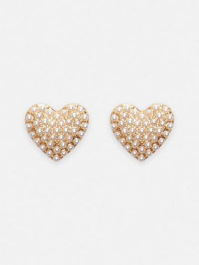 Pendientes de botón con forma de corazón y perlas