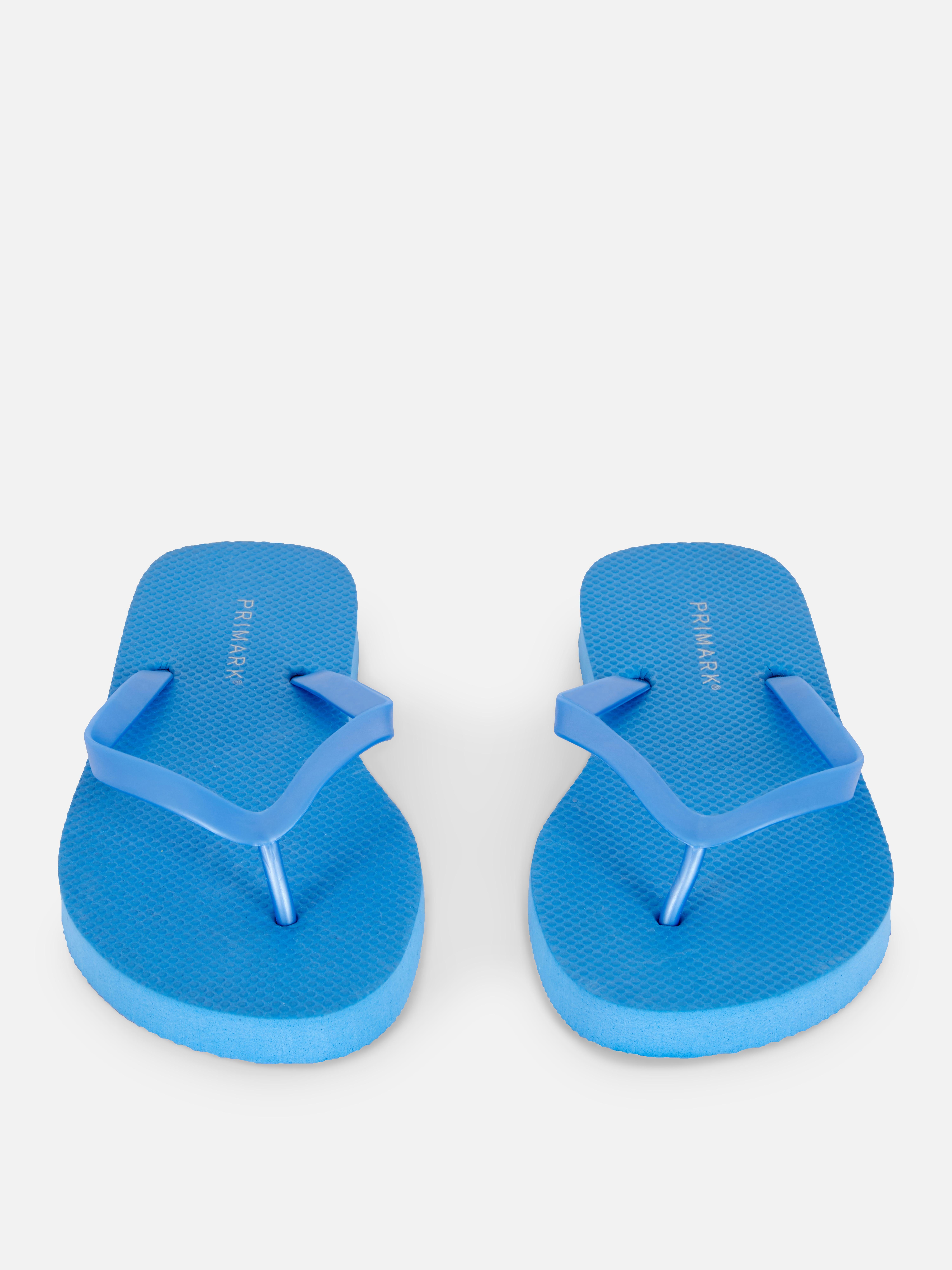 Chanclas planas básicas | Calzado de playa para mujer: chanclas y sandalias | Zapatos y botas para mujer | Nuestra línea moda femenina | Todos los productos | Primark