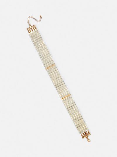 Halsband mit Perlen und Karabinerverschluss
