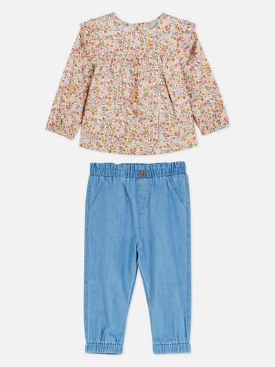 Komplet bluze s cvetličnim motivom in hlač