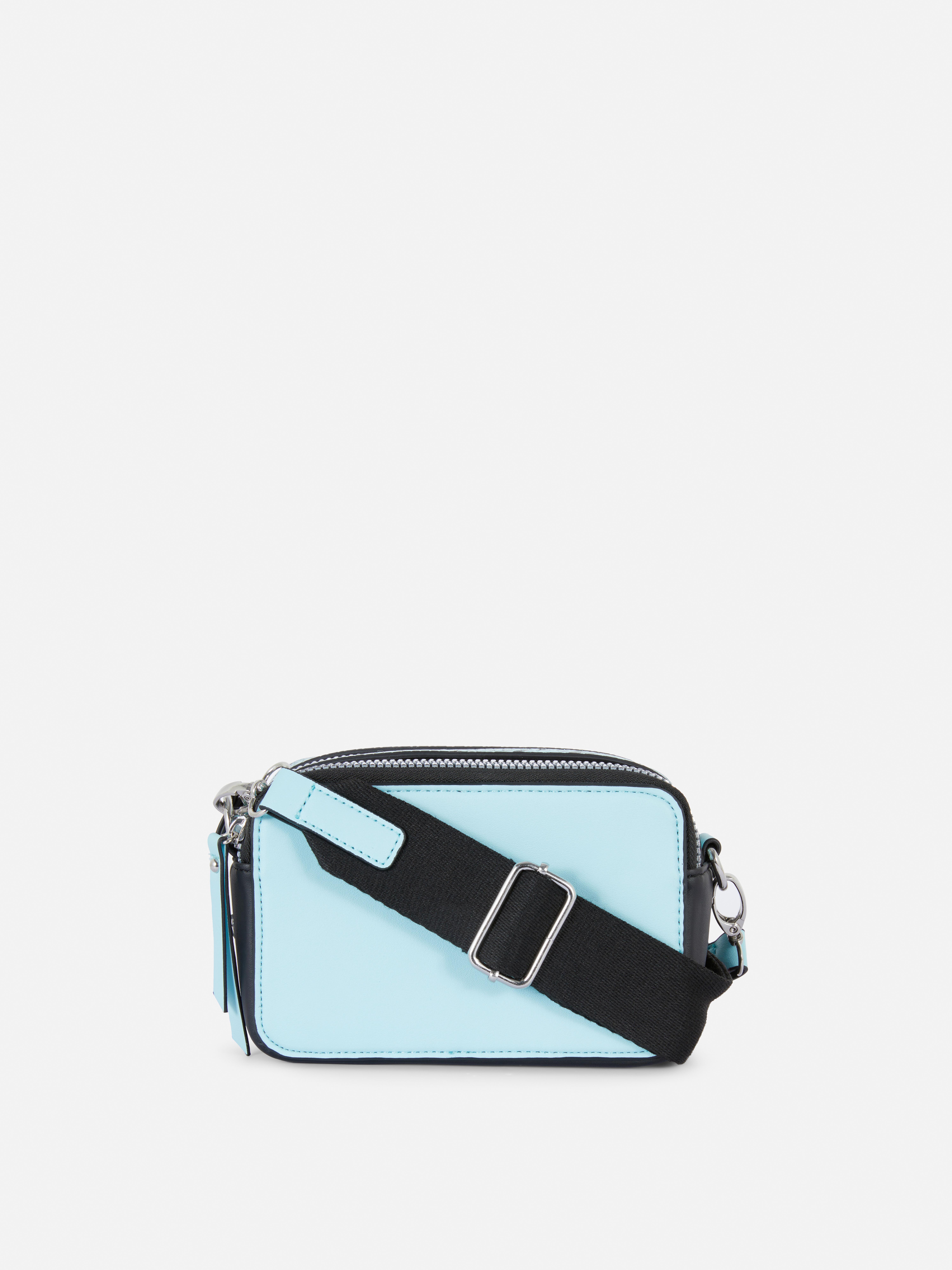 Bolso bandolera cuadrado para cámara | Bolsos cruzados | Bolsos de mano para mujer | Accesorios mujer | Nuestra línea moda | Todos los productos Primark | España