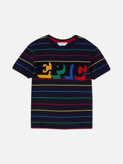 Dit T-shirt is een epic item voor de garderobe van je kleintje